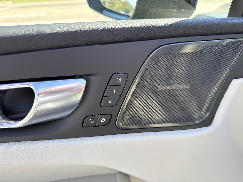 new 2026 Volvo XC60 car