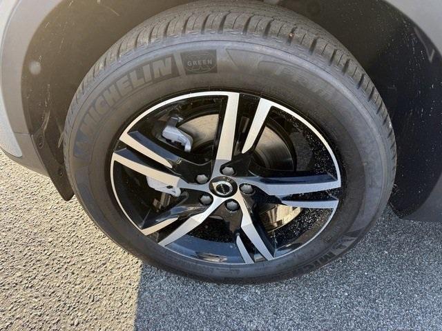 new 2025 Volvo XC40 car