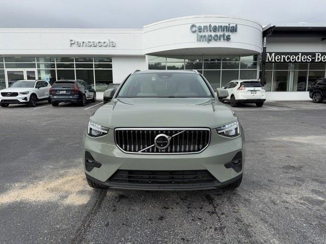 new 2025 Volvo XC40 car