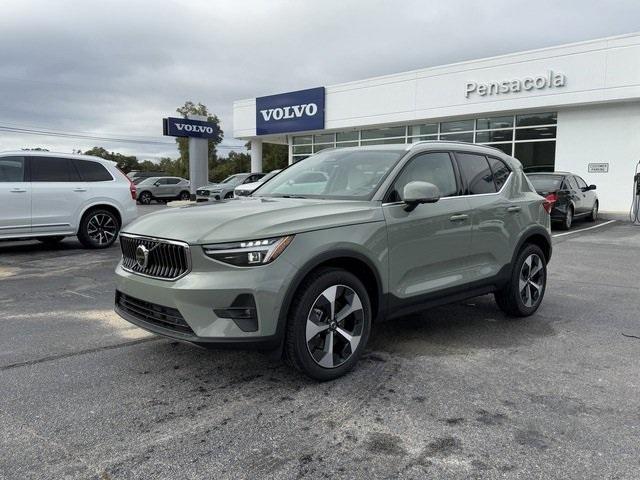 new 2025 Volvo XC40 car