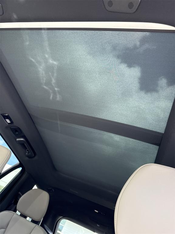 new 2025 Volvo XC90 Plug-In Hybrid car