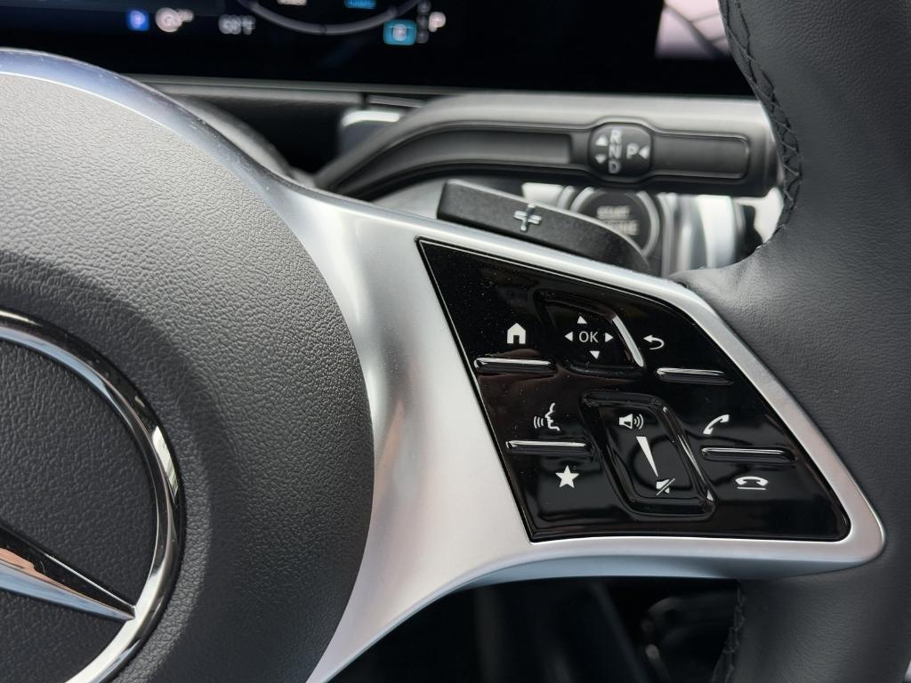new 2025 Mercedes-Benz GLB 250 car