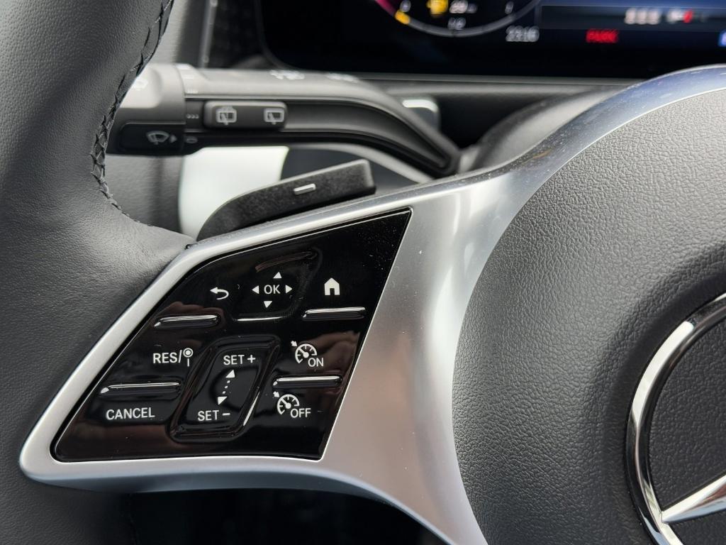 new 2025 Mercedes-Benz GLB 250 car