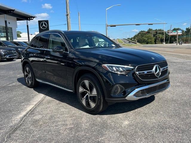 new 2024 Mercedes-Benz GLC 300 car