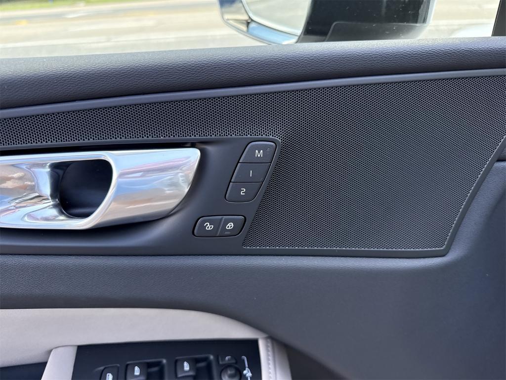 new 2026 Volvo XC60 car