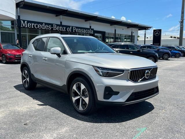 new 2025 Volvo XC40 car