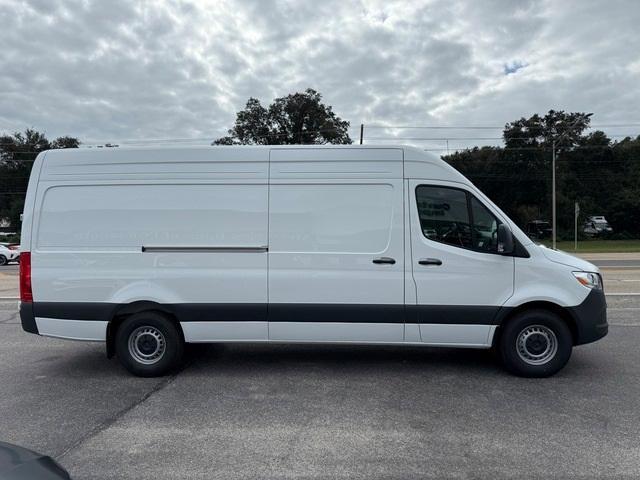 new 2025 Mercedes-Benz Sprinter 2500 car