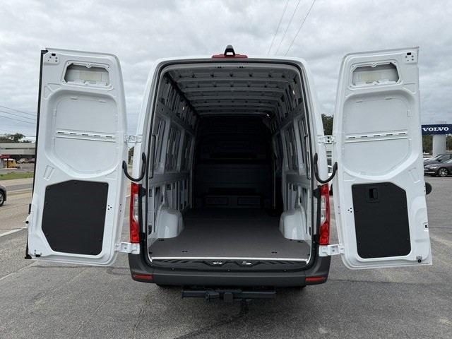 new 2025 Mercedes-Benz Sprinter 2500 car
