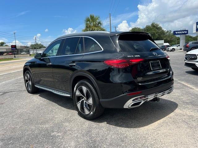 new 2024 Mercedes-Benz GLC 300 car