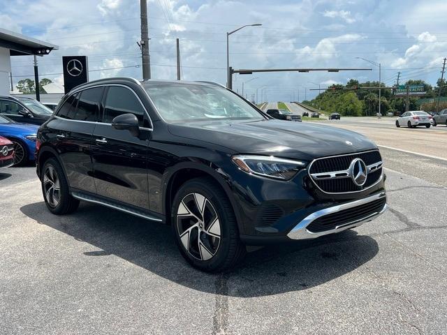 new 2024 Mercedes-Benz GLC 300 car