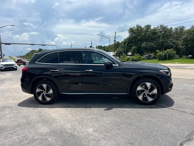 new 2024 Mercedes-Benz GLC 300 car