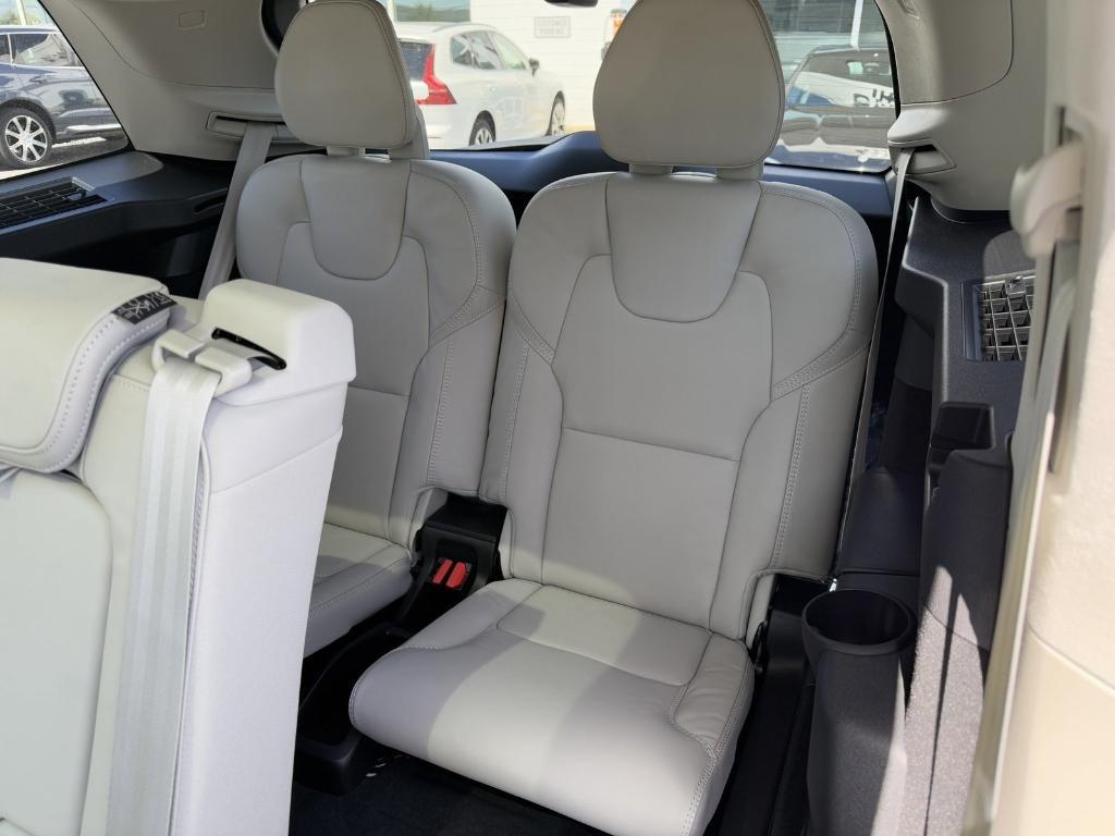 new 2025 Volvo XC90 car