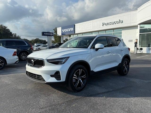 new 2025 Volvo XC40 car