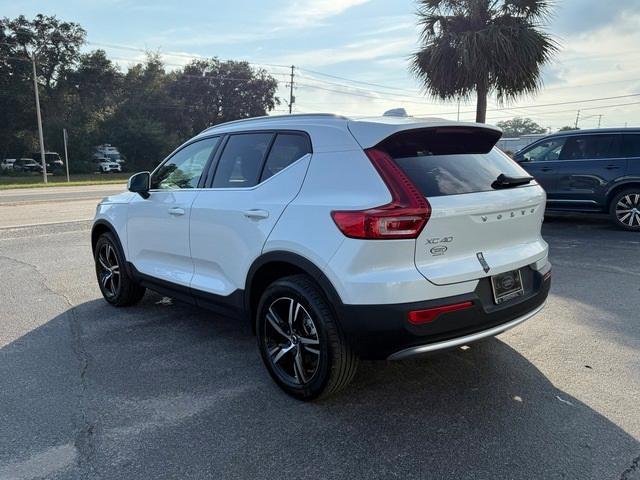 new 2025 Volvo XC40 car