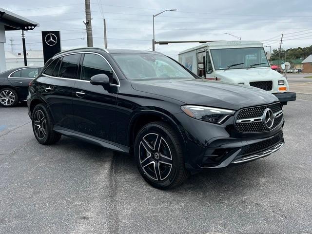 new 2024 Mercedes-Benz GLC 300 car