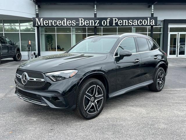 new 2024 Mercedes-Benz GLC 300 car