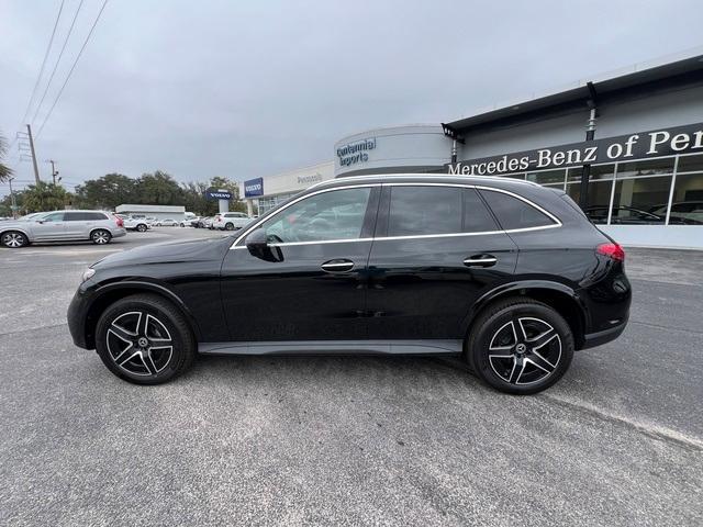 new 2024 Mercedes-Benz GLC 300 car