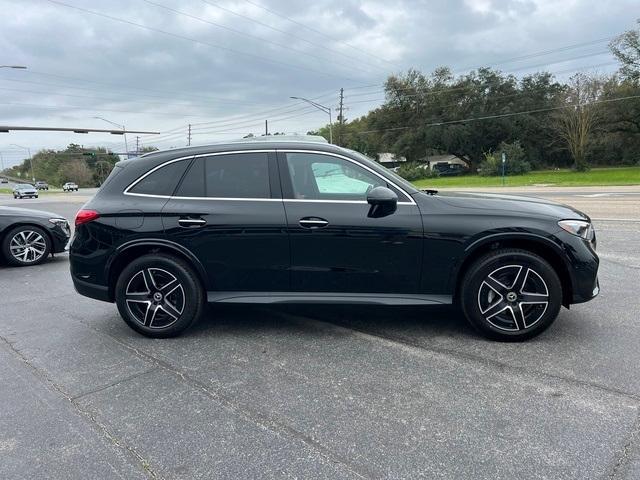 new 2024 Mercedes-Benz GLC 300 car