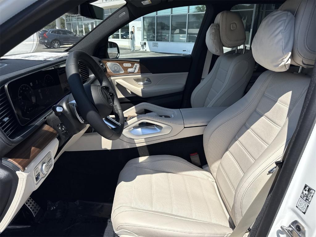new 2026 Mercedes-Benz GLS 580 car