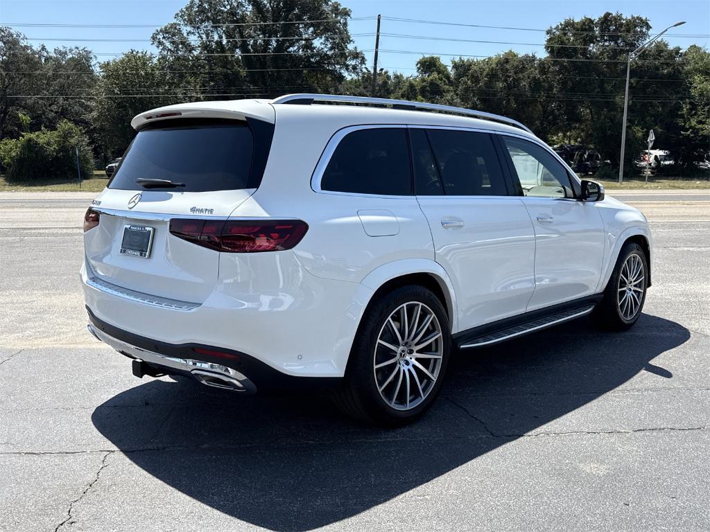 new 2026 Mercedes-Benz GLS 580 car