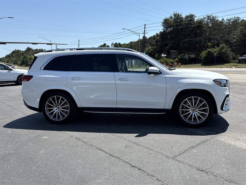 new 2026 Mercedes-Benz GLS 580 car