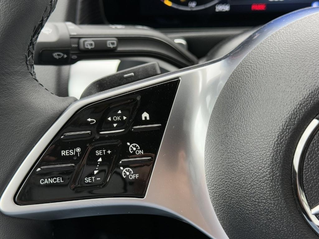 new 2025 Mercedes-Benz GLB 250 car