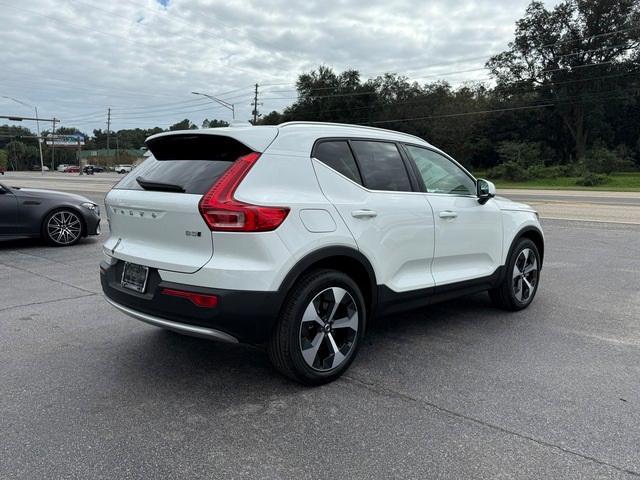 new 2025 Volvo XC40 car