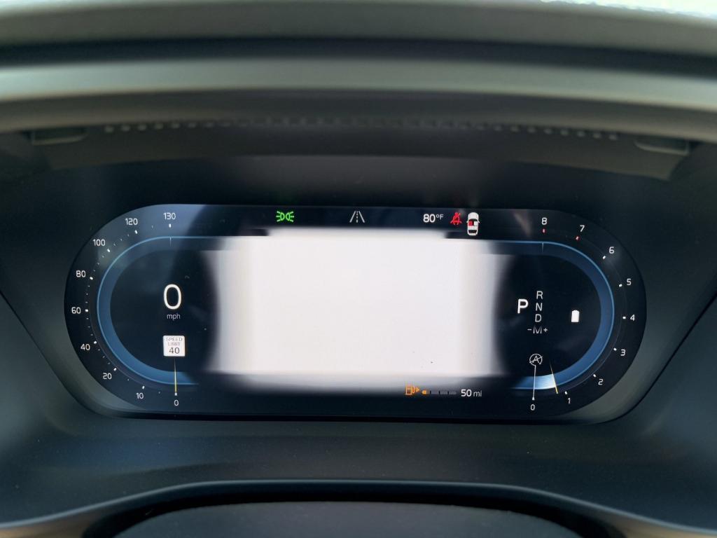 new 2025 Volvo XC40 car