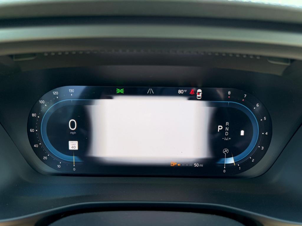 new 2025 Volvo XC40 car