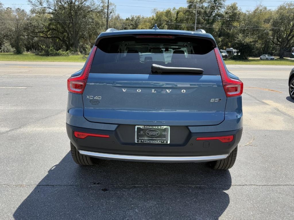 new 2025 Volvo XC40 car