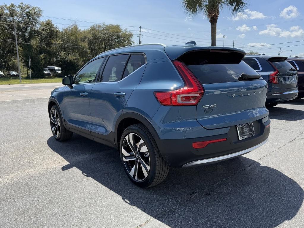 new 2025 Volvo XC40 car