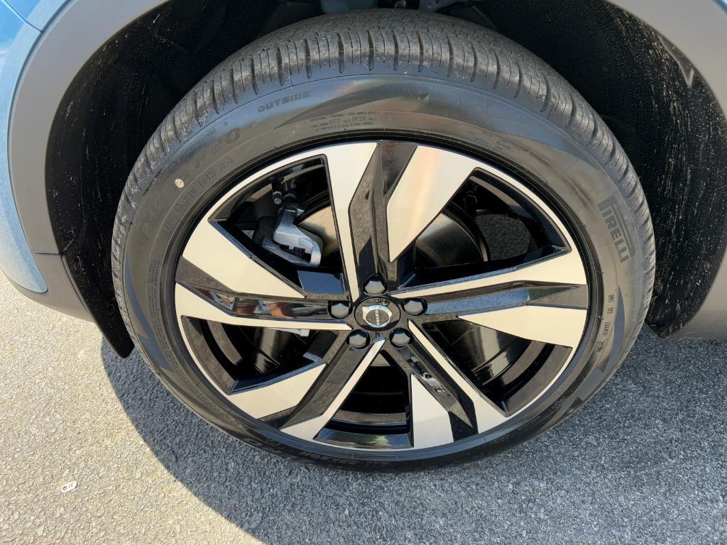 new 2025 Volvo XC40 car