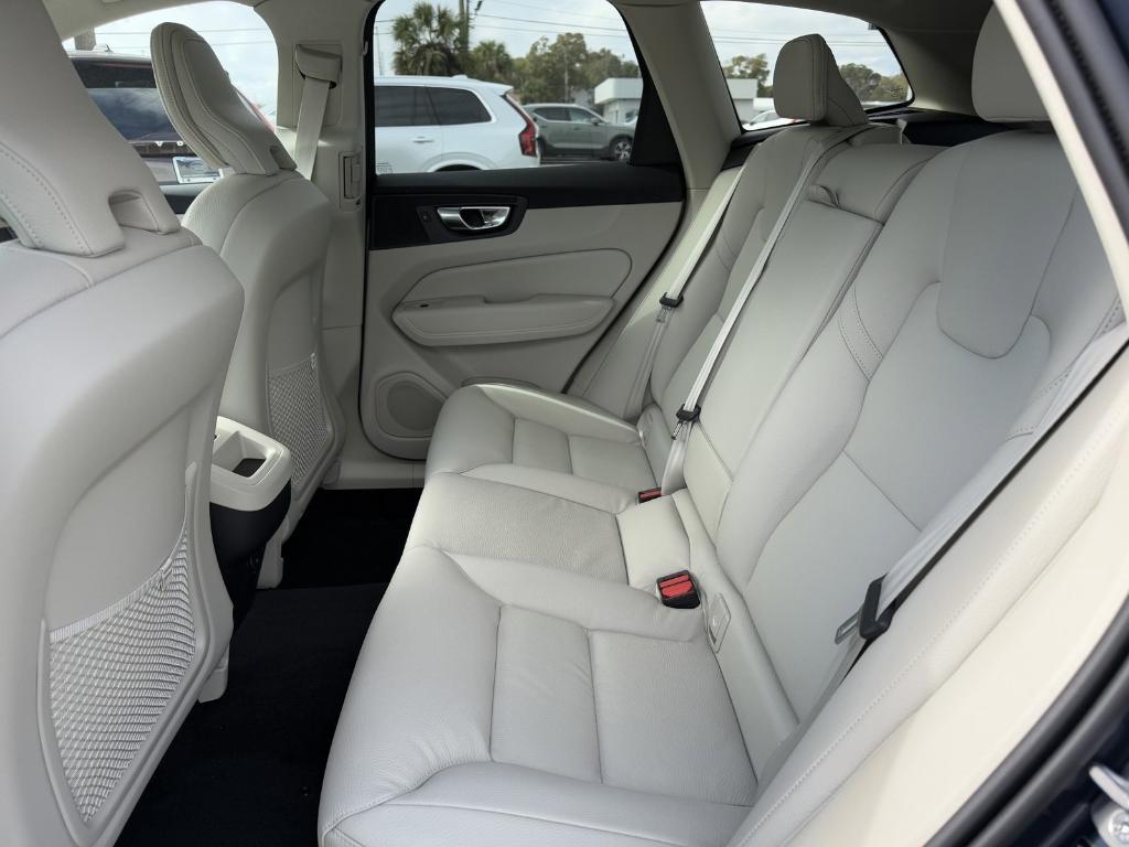 new 2025 Volvo XC60 car