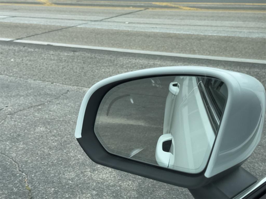 new 2025 Volvo XC40 car