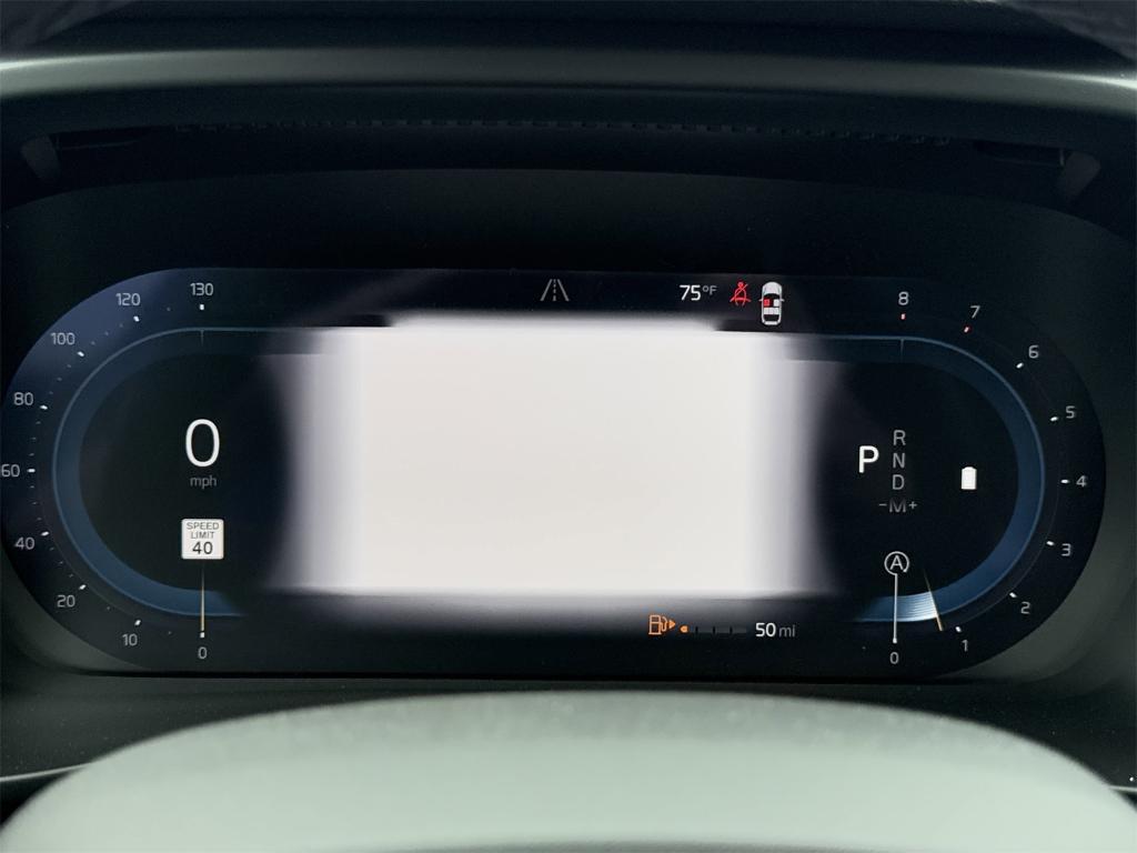 new 2025 Volvo XC40 car