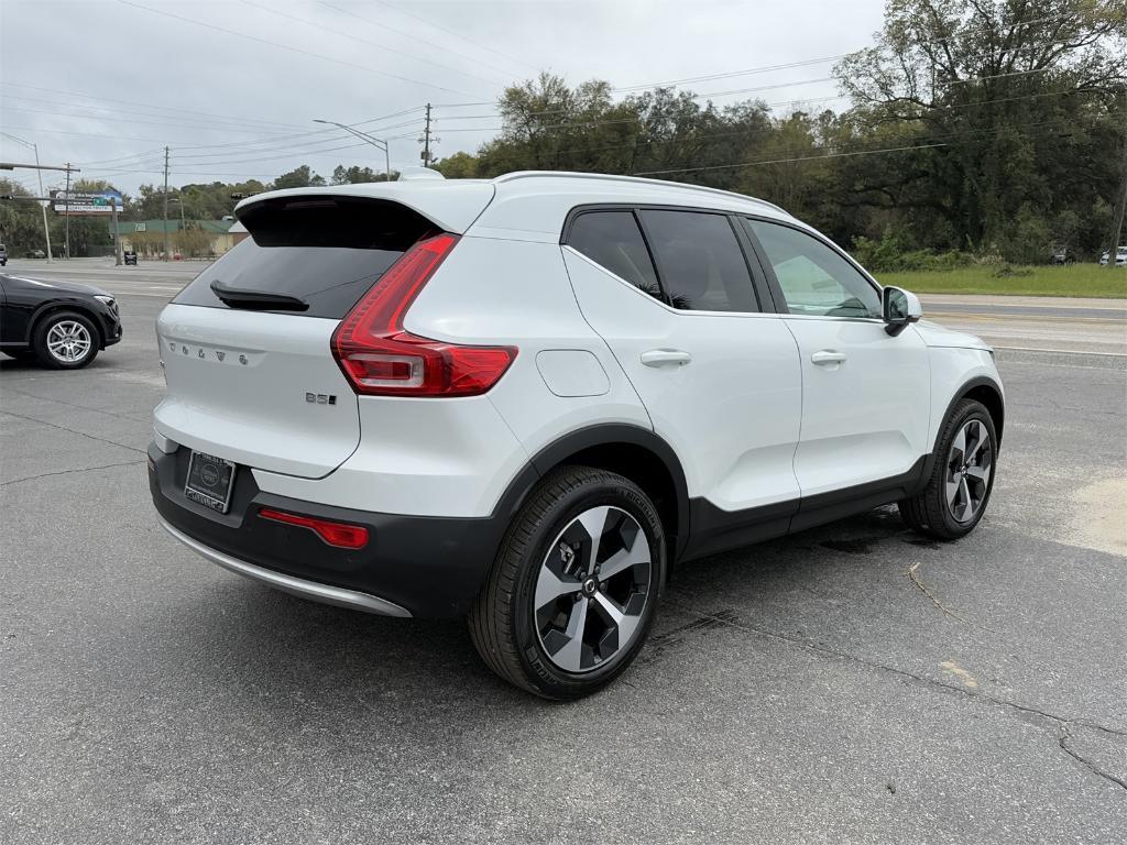 new 2025 Volvo XC40 car