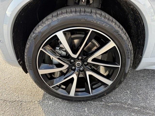 new 2025 Volvo XC90 car