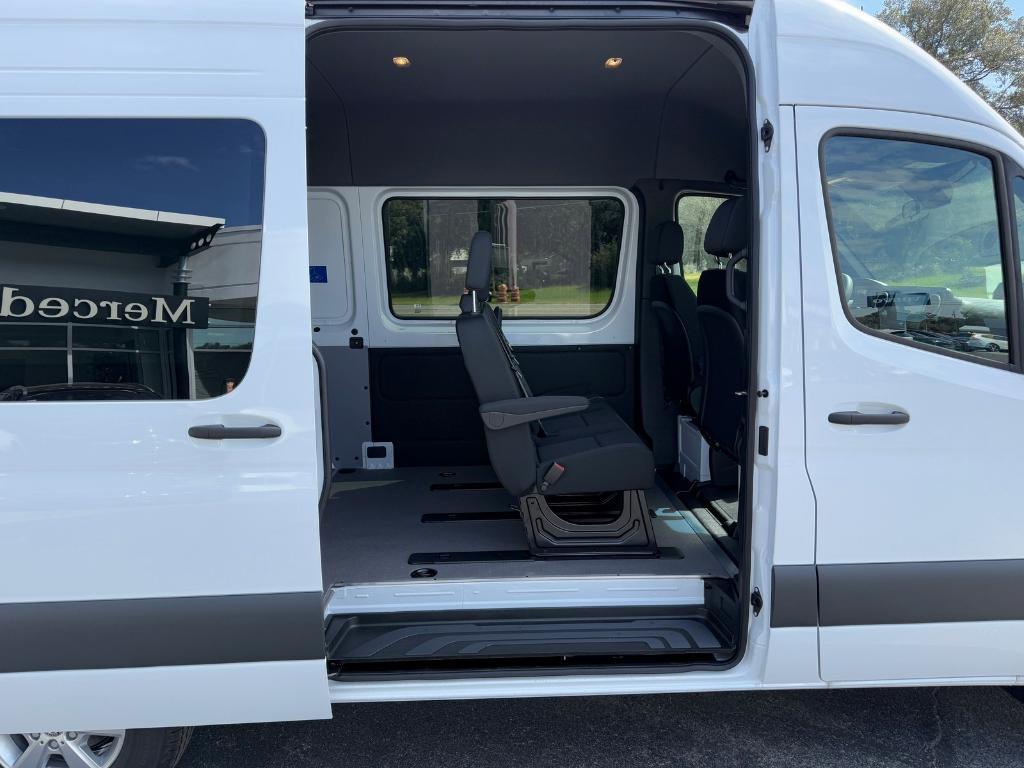 new 2025 Mercedes-Benz Sprinter 2500 car