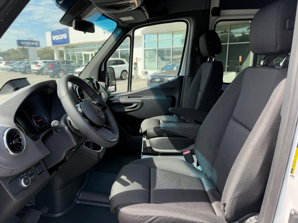 new 2025 Mercedes-Benz Sprinter 2500 car