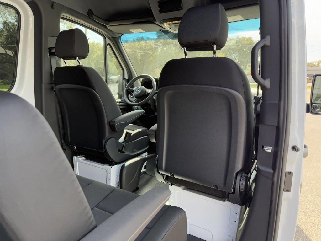 new 2025 Mercedes-Benz Sprinter 2500 car