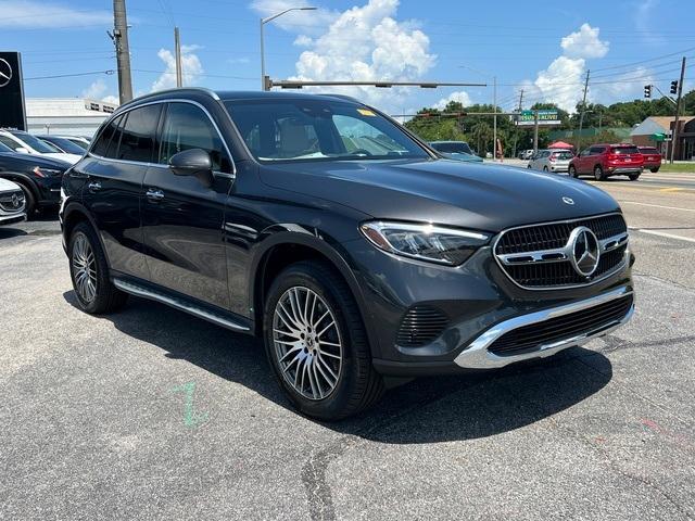 new 2024 Mercedes-Benz GLC 300 car