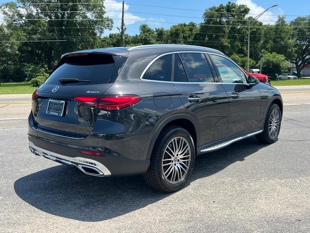 new 2024 Mercedes-Benz GLC 300 car