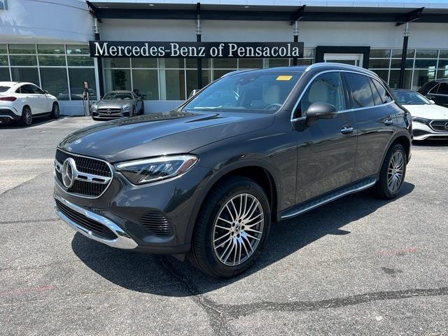 new 2024 Mercedes-Benz GLC 300 car