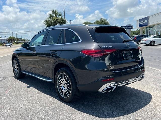 new 2024 Mercedes-Benz GLC 300 car