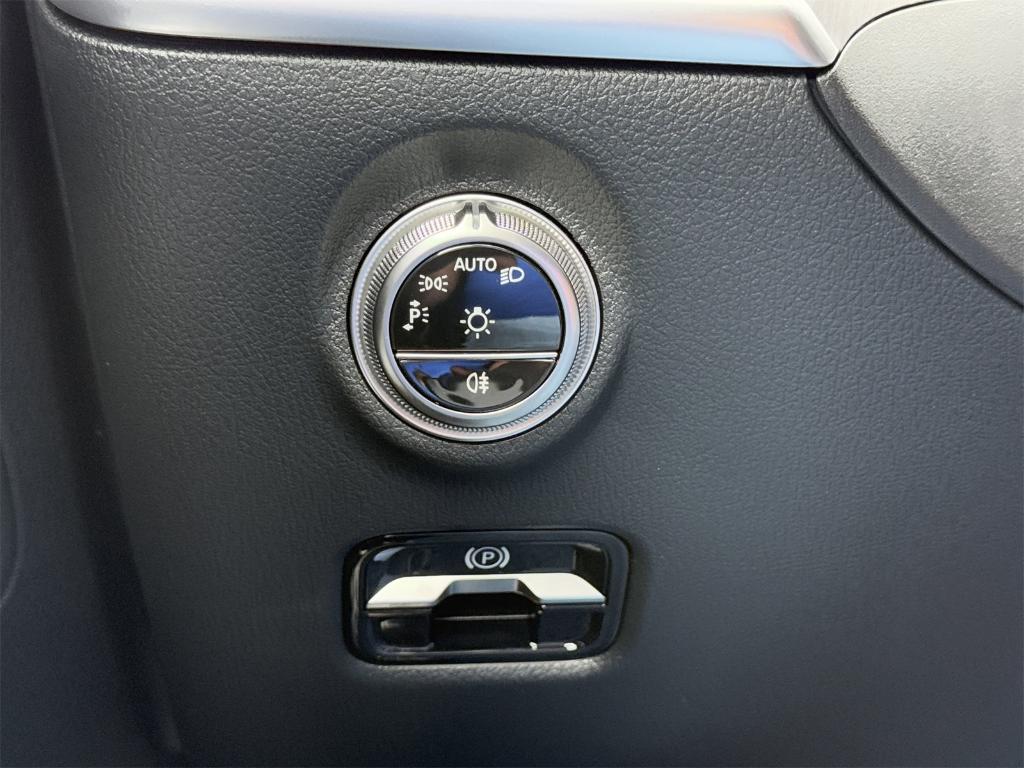 new 2025 Mercedes-Benz C-Class car