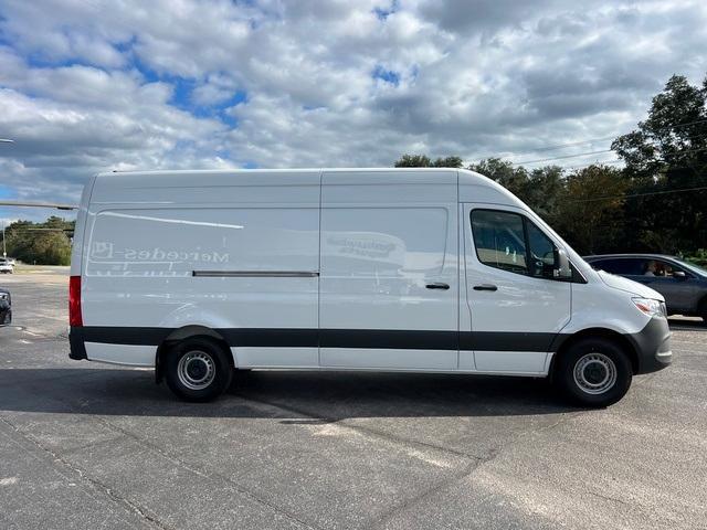 new 2024 Mercedes-Benz Sprinter 2500 car