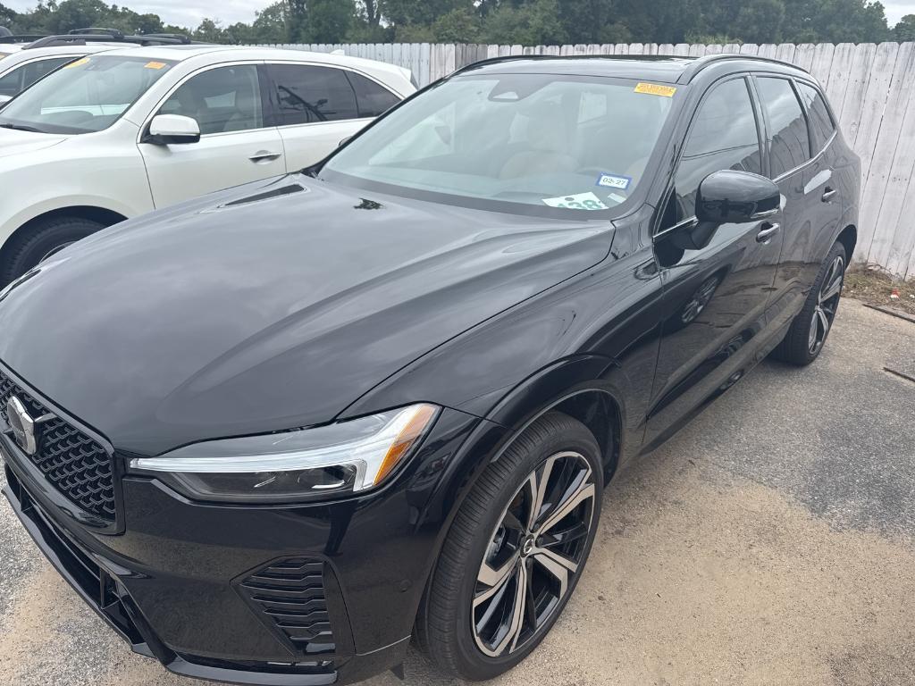 used 2025 Volvo XC60 car, priced at $51,900