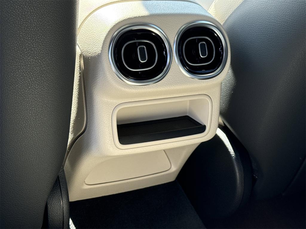 new 2026 Mercedes-Benz GLC 300 car