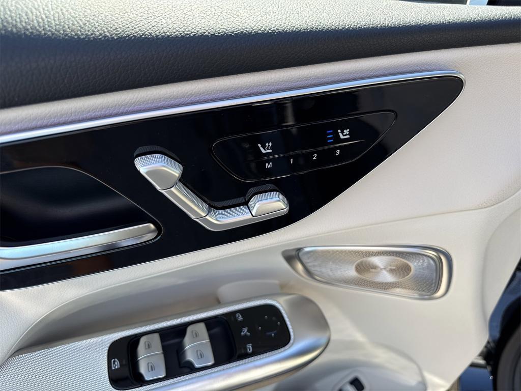 new 2026 Mercedes-Benz GLC 300 car