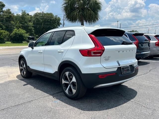 new 2025 Volvo XC40 car